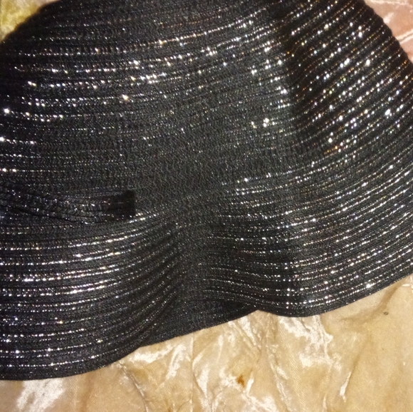 New adjustable floppy hat - Picture 3 of 7